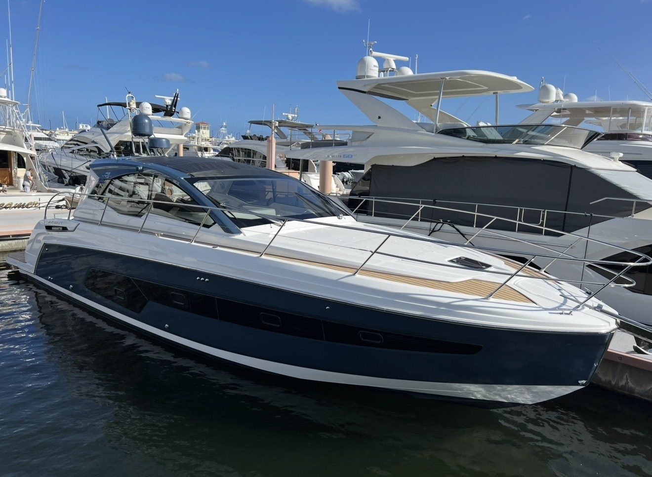 Dream Team — Azimut Atlantis 45